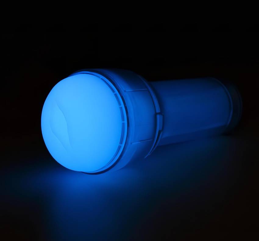 Kiiroo Feel Glow - világító műpunci - PowerBlow kompatibilis (fehér) - Image 2